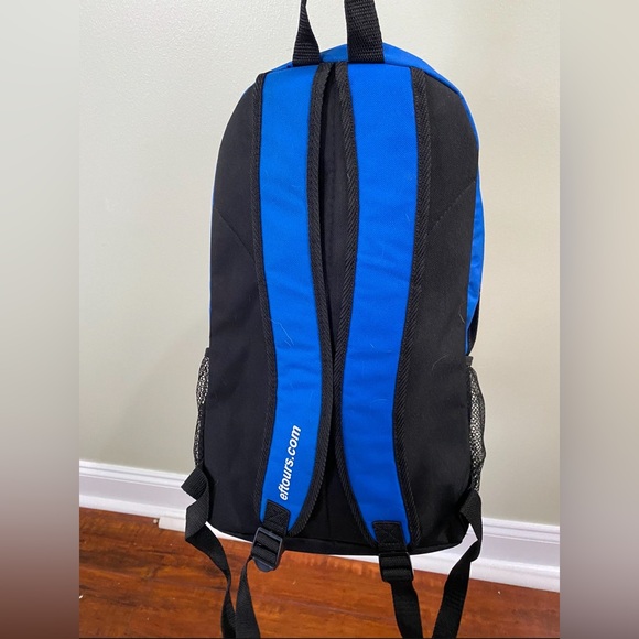 Small backpack - Picture 2 of 3